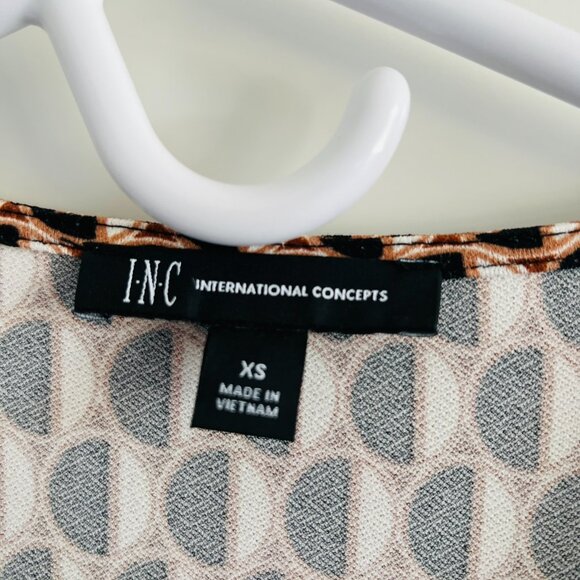 Printed Surplice Puff-Sleeve Tied Top - Picture 3 of 6